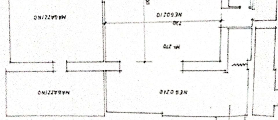 Negozio / locale commerciale di 155 m² in Fabriano (60044)