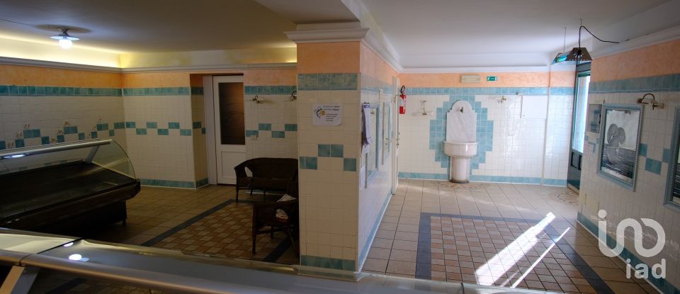 Negozio / locale commerciale di 155 m² in Fabriano (60044)