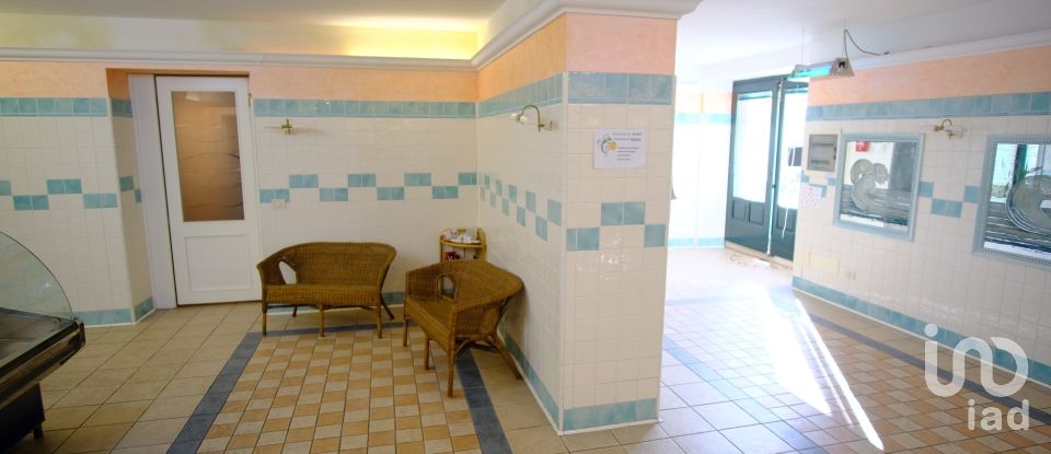 Negozio / locale commerciale di 155 m² in Fabriano (60044)