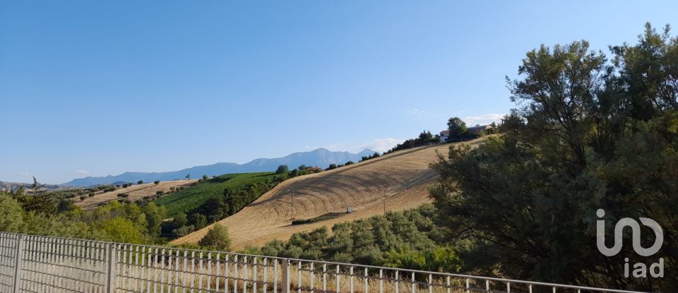 Rustico 10 locali di 500 m² in Notaresco (64024)