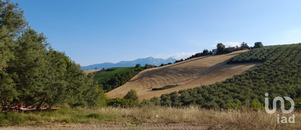 Rustico 10 locali di 500 m² in Notaresco (64024)