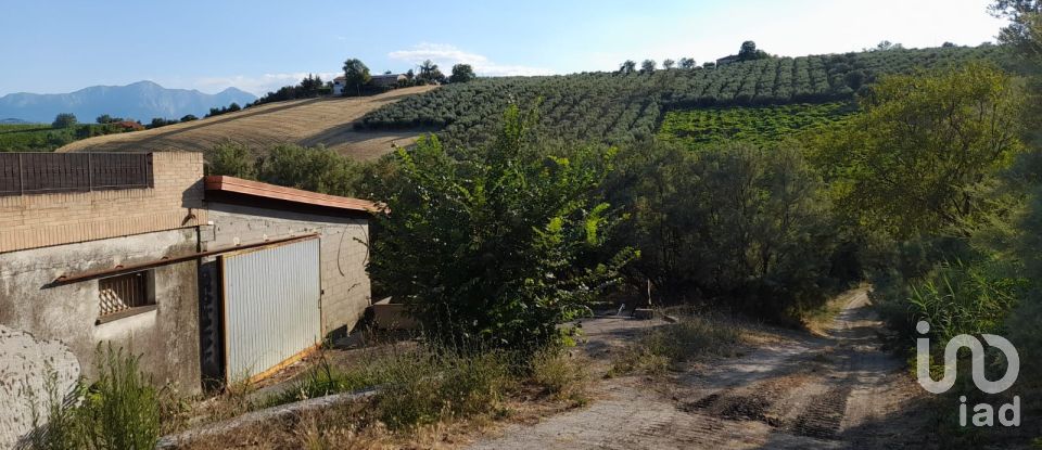 Rustico 10 locali di 500 m² in Notaresco (64024)