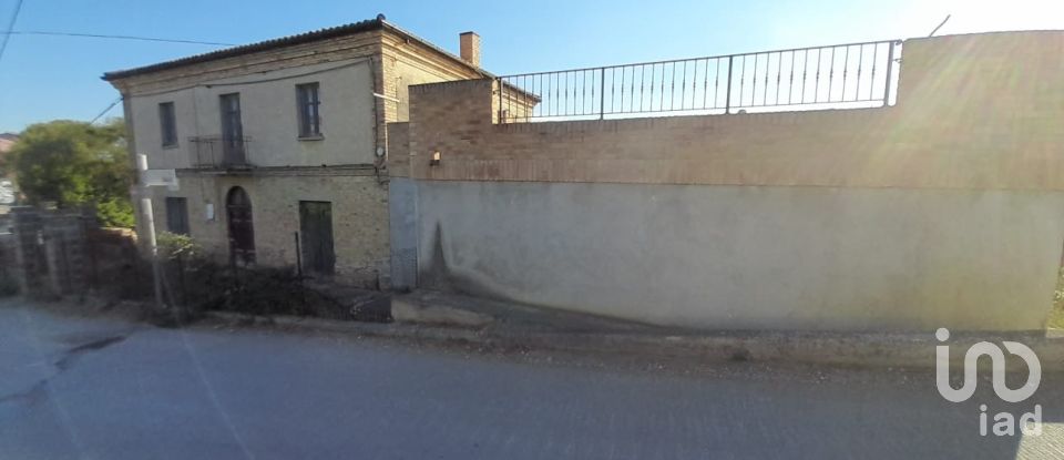 Rustico 10 locali di 500 m² in Notaresco (64024)