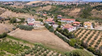 Rustico 10 locali di 500 m² in Notaresco (64024)