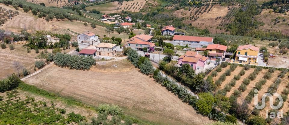 Rustico 10 locali di 500 m² in Notaresco (64024)