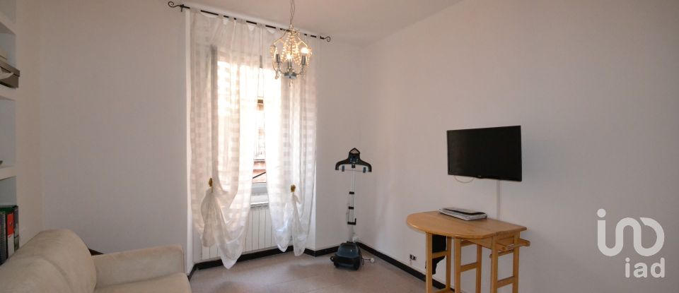 Two-room apartment of 40 m² in Genova (16154)