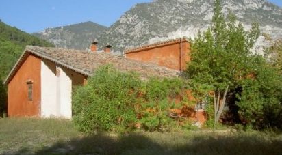 Barn 12 rooms of 300 sq m in Fabriano (60040)