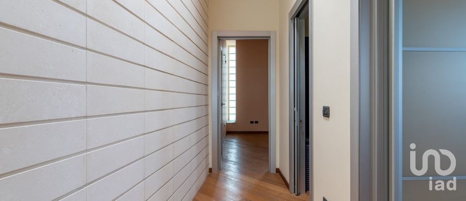 Apartment 6 rooms of 165 sq m in Giulianova (64021)