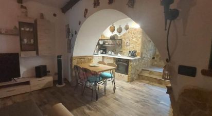 House 7 rooms of 200 m² in Falerna (88042)