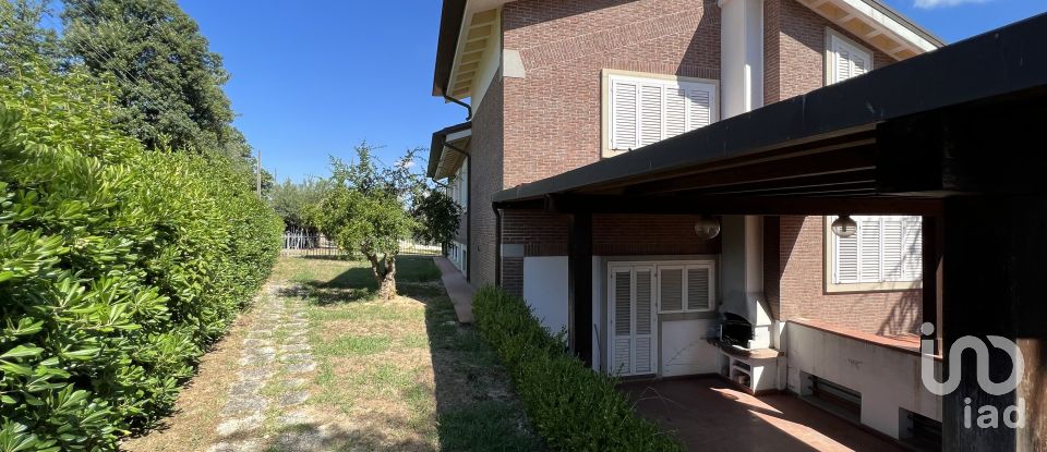 House 15 rooms of 480 m² in Civitanova Marche (62012)