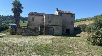 Rustico 12 locali di 450 m² in Petritoli (63848)
