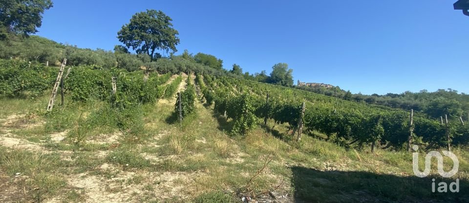 Rustico 12 locali di 450 m² in Petritoli (63848)