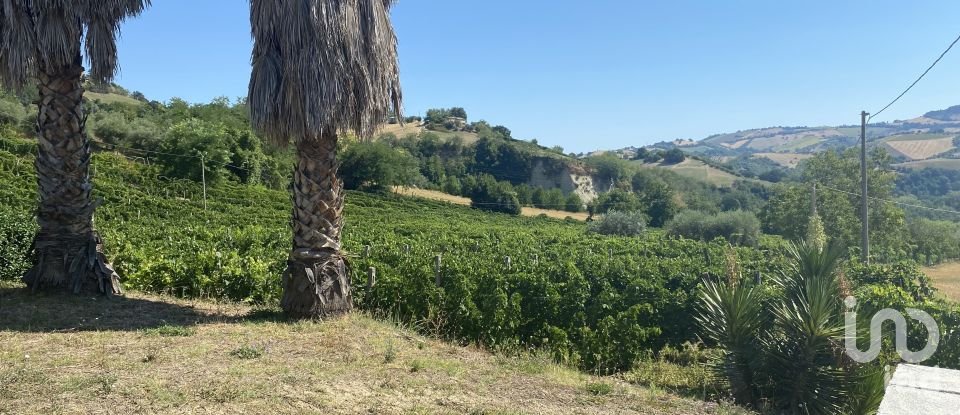 Rustico 12 locali di 450 m² in Petritoli (63848)