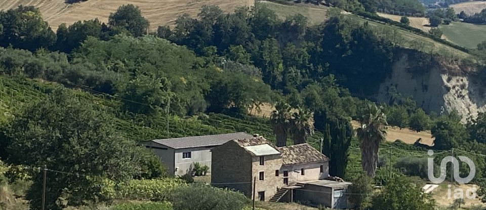 Rustico 12 locali di 450 m² in Petritoli (63848)