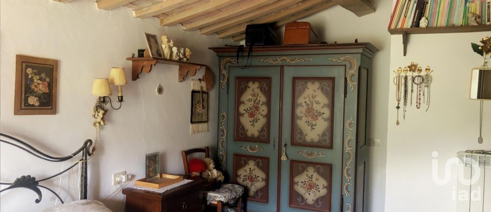 Rustico 7 locali di 190 m² in Apecchio (61042)