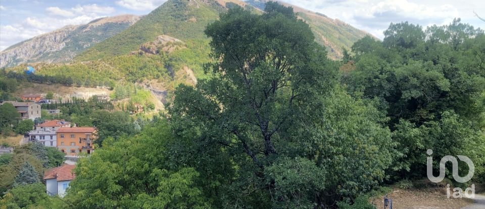 Rustico 7 locali di 190 m² in Apecchio (61042)