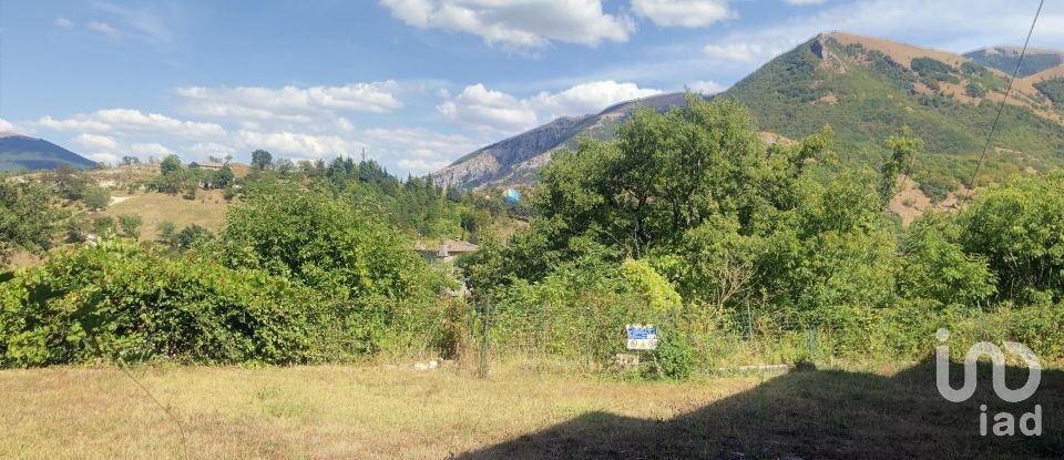Rustico 7 locali di 190 m² in Apecchio (61042)
