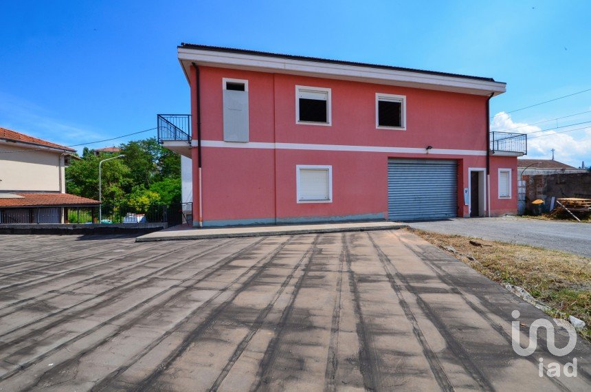 House 8 rooms of 180 m² in Cengio (17056)