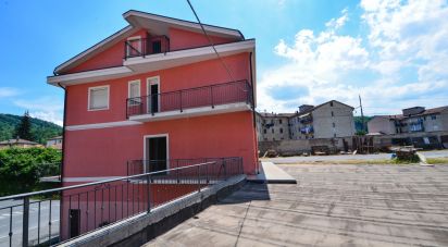 House/villa 8 rooms of 180 sq m in Cengio (17056)