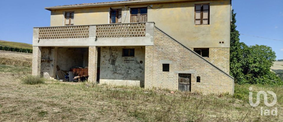 Townhouse 5 rooms of 220 m² in Carassai (63063)