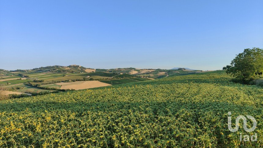 Townhouse 5 rooms of 220 m² in Carassai (63063)