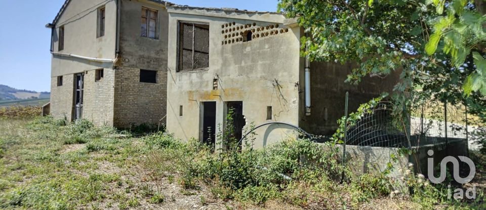 Townhouse 5 rooms of 220 m² in Carassai (63063)