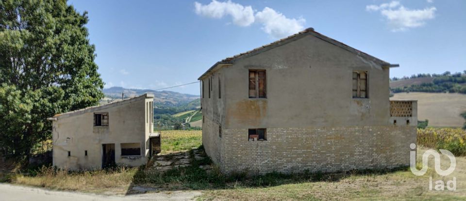 Townhouse 5 rooms of 220 m² in Carassai (63063)