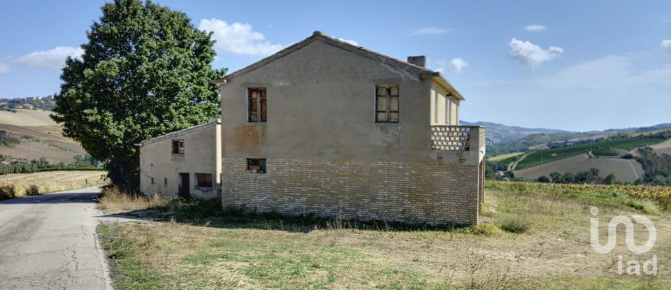 Town house 5 rooms of 220 m² in Carassai (63063)
