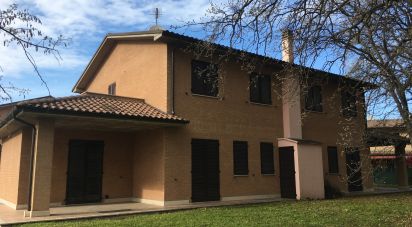 Villa Bifamiliare 8 locali di 298 m² a Porto Sant'Elpidio (63821)