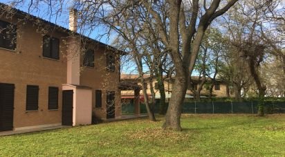 Villa Bifamiliare 8 locali di 298 m² a Porto Sant'Elpidio (63821)