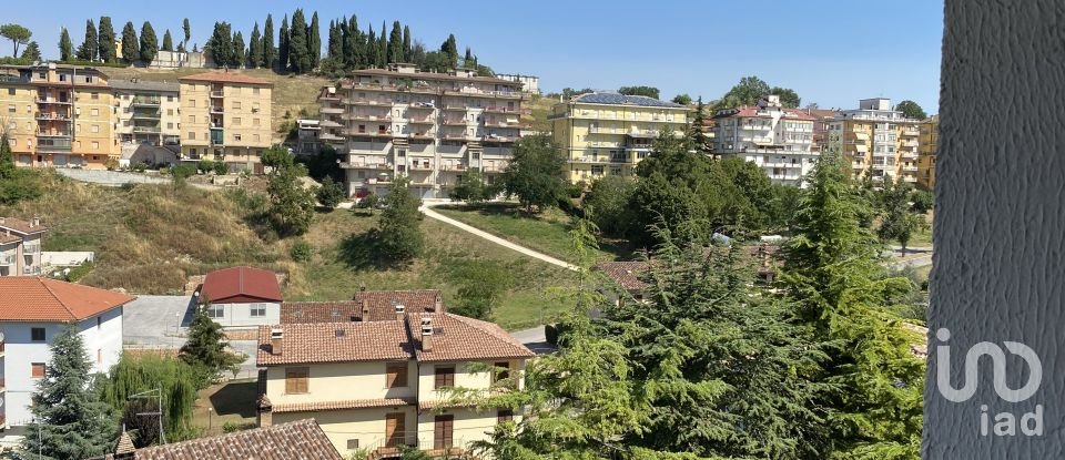 Three-room apartment of 150 m² in Castignano (63072)