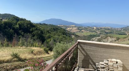 Villa a schiera 6 locali di 330 m² in Castignano (63072)