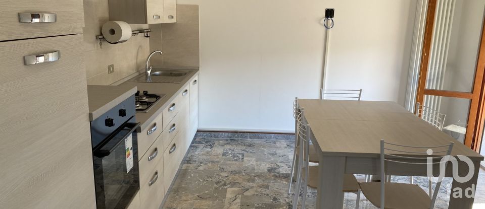 Villa a schiera 6 locali di 330 m² in Castignano (63072)