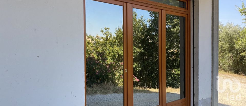 Villa a schiera 6 locali di 330 m² in Castignano (63072)