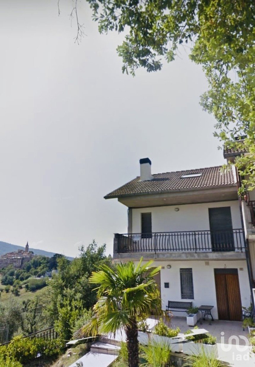 Traditional house 6 rooms of 330 m² in Castignano (63072)