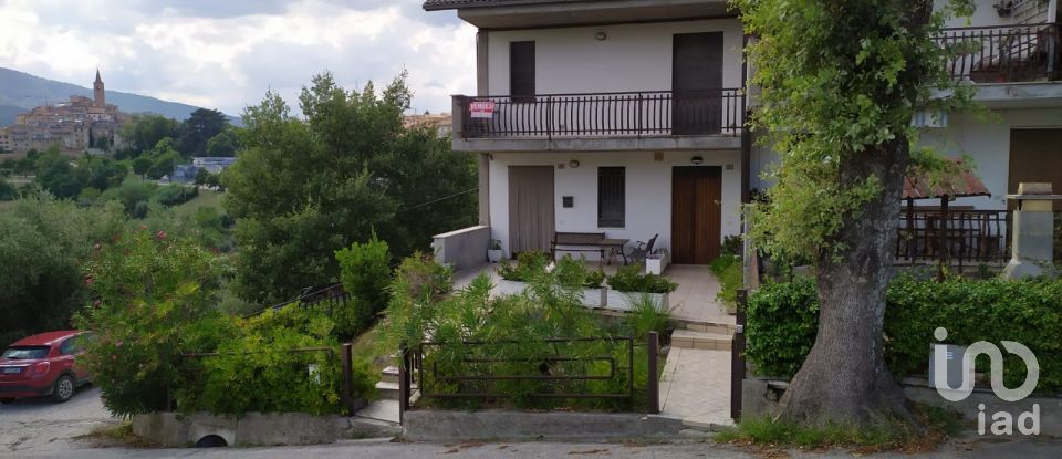 Villa a schiera 3 locali di 150 m² in Castignano (63072)