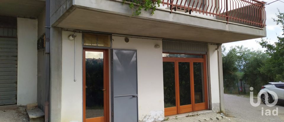 Villa a schiera 3 locali di 150 m² in Castignano (63072)