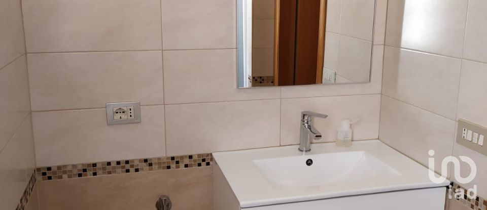 Villa a schiera 6 locali di 330 m² in Castignano (63072)