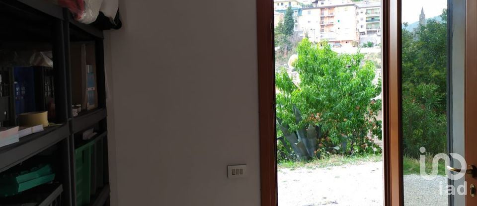 Villa a schiera 6 locali di 330 m² in Castignano (63072)