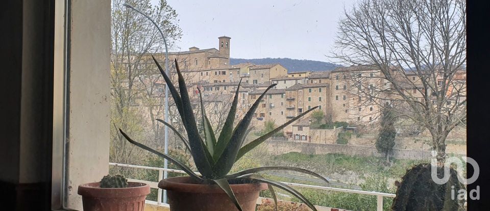 Hotel-restaurant of 2,500 m² in Serra San Quirico (60048)