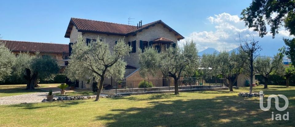 Casa indipendente 8 locali di 320 m² in Ascoli Piceno (63100)