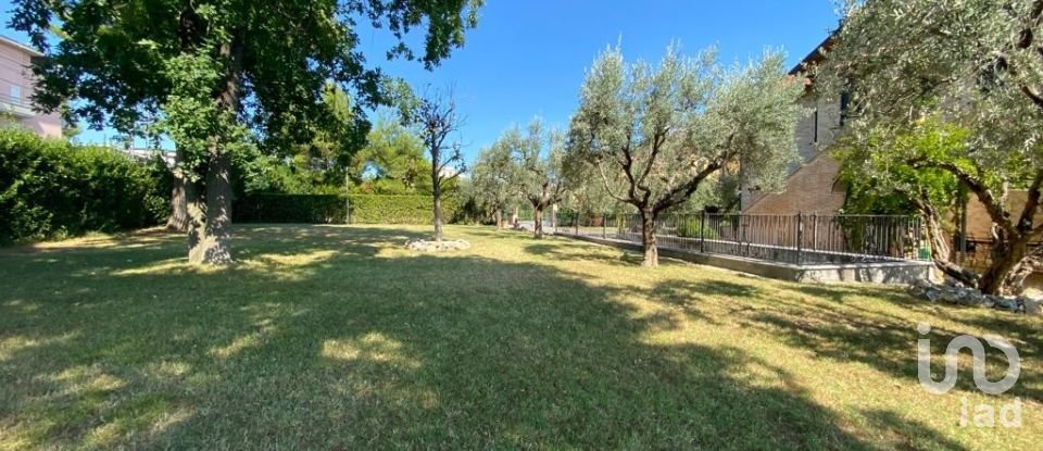 Casa indipendente 8 locali di 320 m² in Ascoli Piceno (63100)
