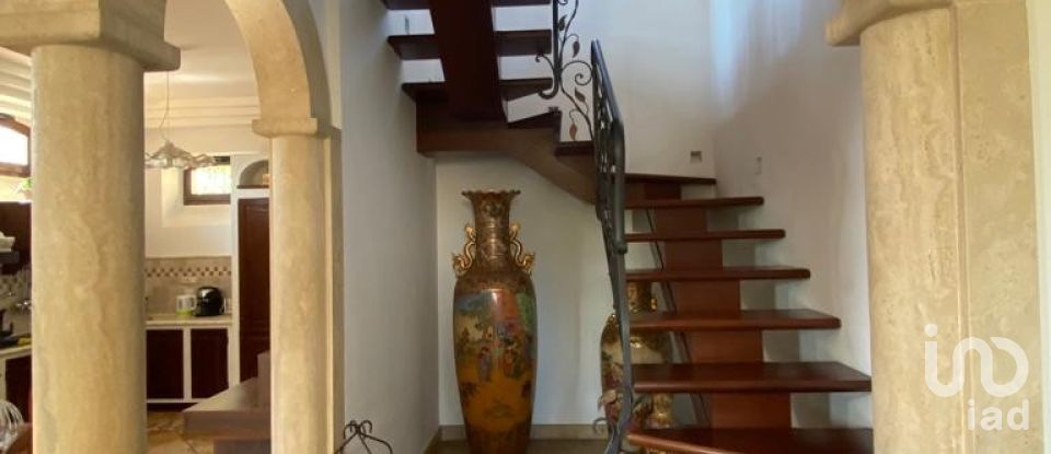 Casa indipendente 8 locali di 320 m² in Ascoli Piceno (63100)