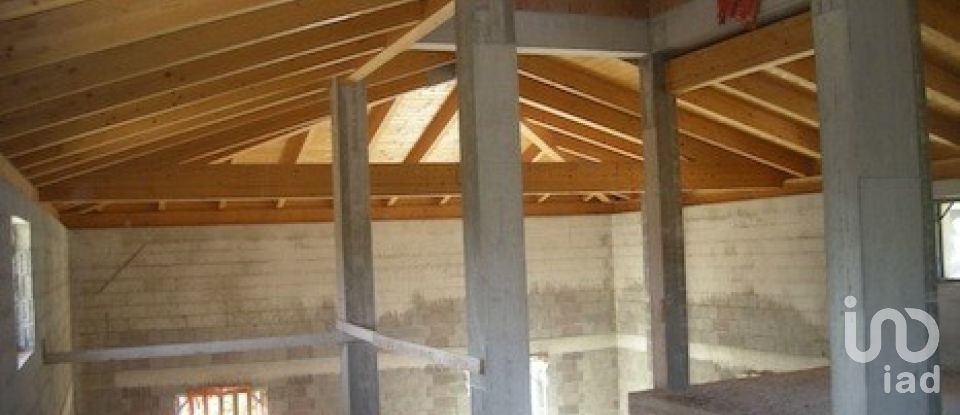 Casa indipendente 12 locali di 1.000 m² in Teramo (64100)