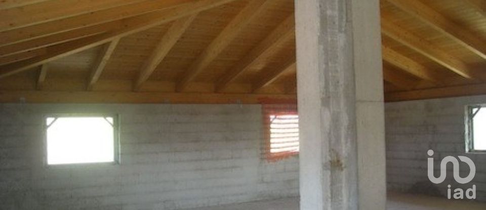 Casa indipendente 12 locali di 1.000 m² in Teramo (64100)