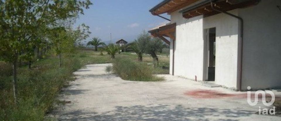 Casa indipendente 12 locali di 1.000 m² in Teramo (64100)