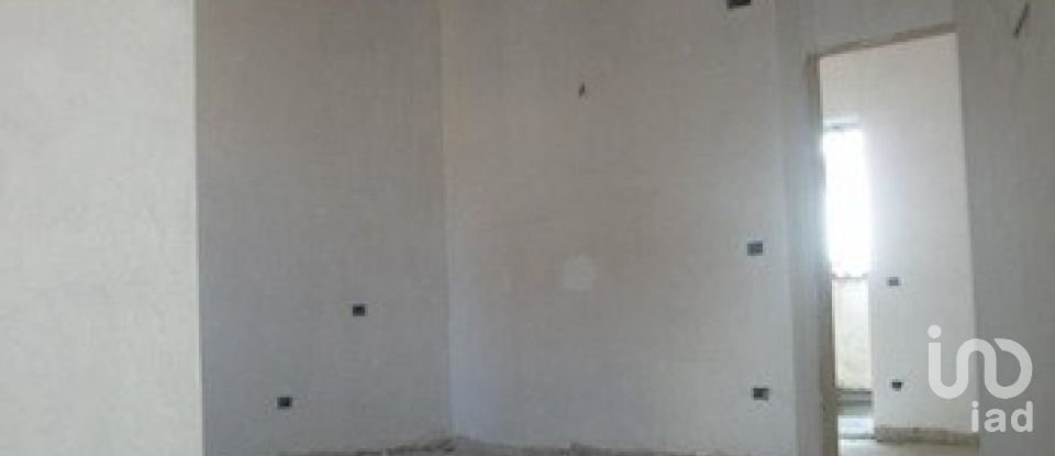 Casa indipendente 12 locali di 1.000 m² in Teramo (64100)