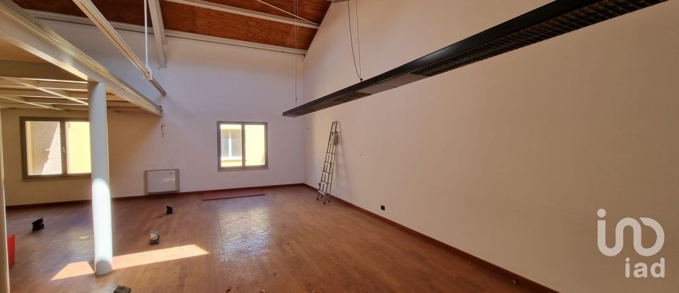Attività locali di 250 m² in Terni (05100)