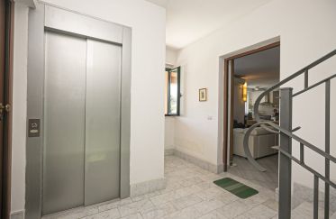 Apartment 6 rooms of 70 sq m in Serra Riccò (16010)