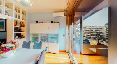 Appartamento 8 locali di 144 m² a Roma (00142)